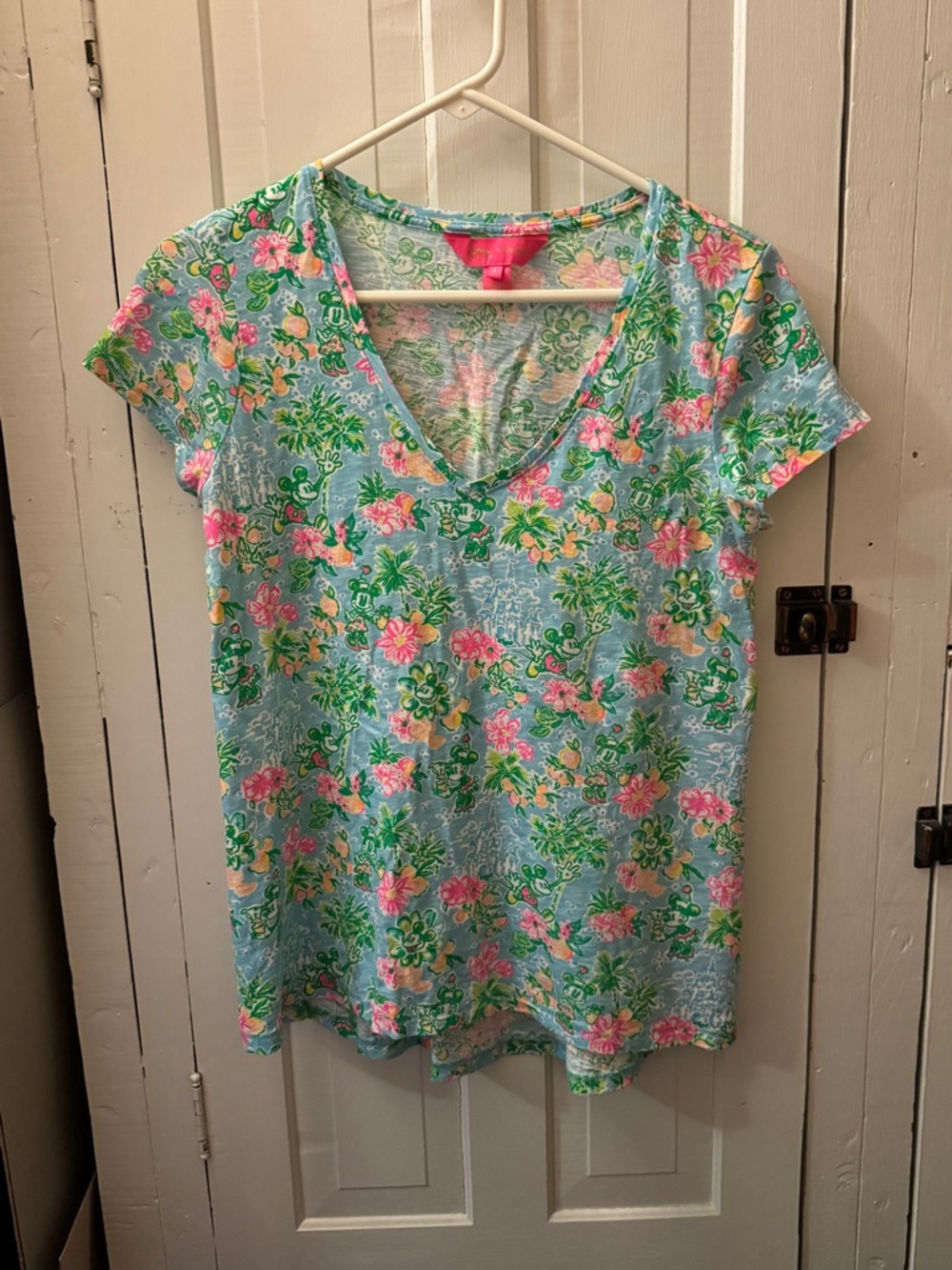 Lilly Pulitzer x Disney Parks Etta V-neck T-Shirt Small
